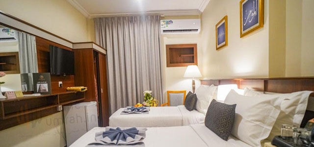 8 Days Umrah Package - Emaar Al Khalil 3 Star Hotel